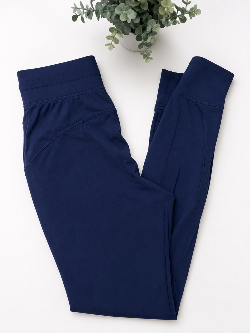 Lululemon Ready to Rulu High-Rise Jogger
Mineral Blue Size 2